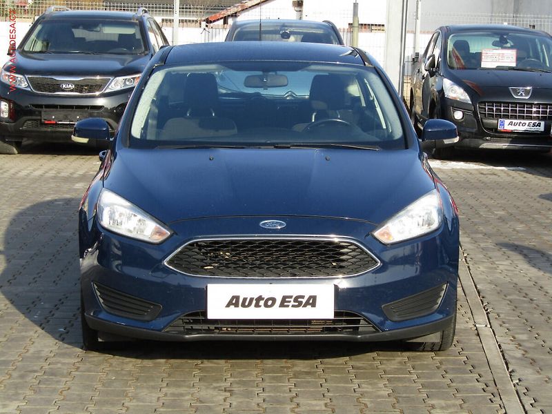 Ford Focus (2015) 1.6i, ČR, AC, STK12/27 - fotka 2 z 18