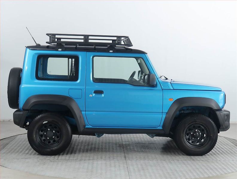 Suzuki Jimny (2021) 1.5 AllGrip - fotka 6 z 14