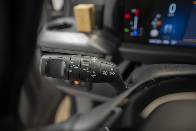 Ford Tourneo Custom 2.0 EcoBlue 125 kW 4x4 - fotka 25 z 53