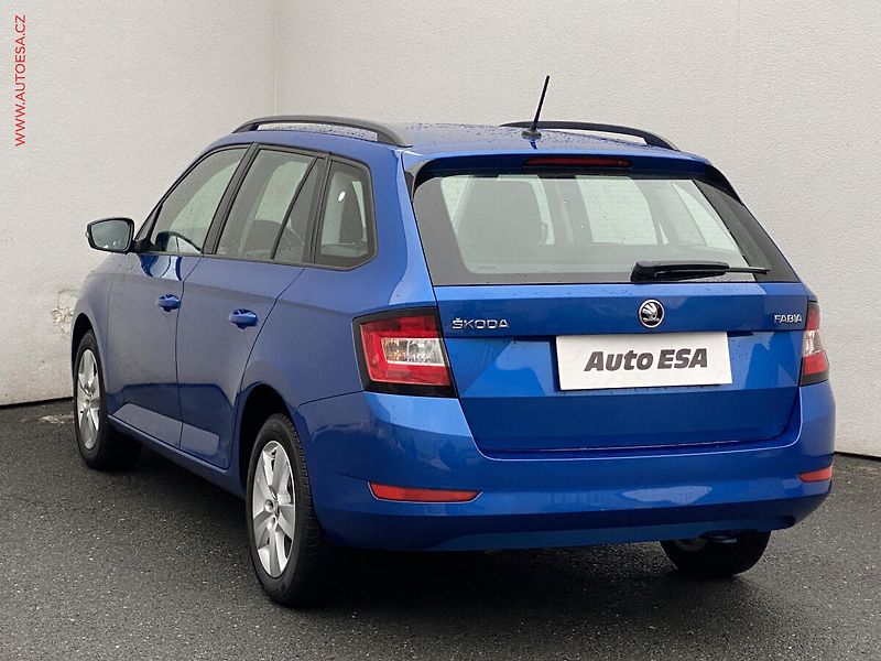Škoda Fabia (2019) 1.0 TSi, ČR, Ambition, +pneu - fotka 6 z 17