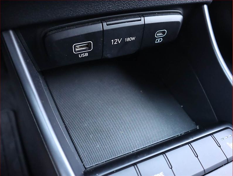 Hyundai i20 (2023) Family 1.0 T-GDI, Automat - fotka 17 z 20