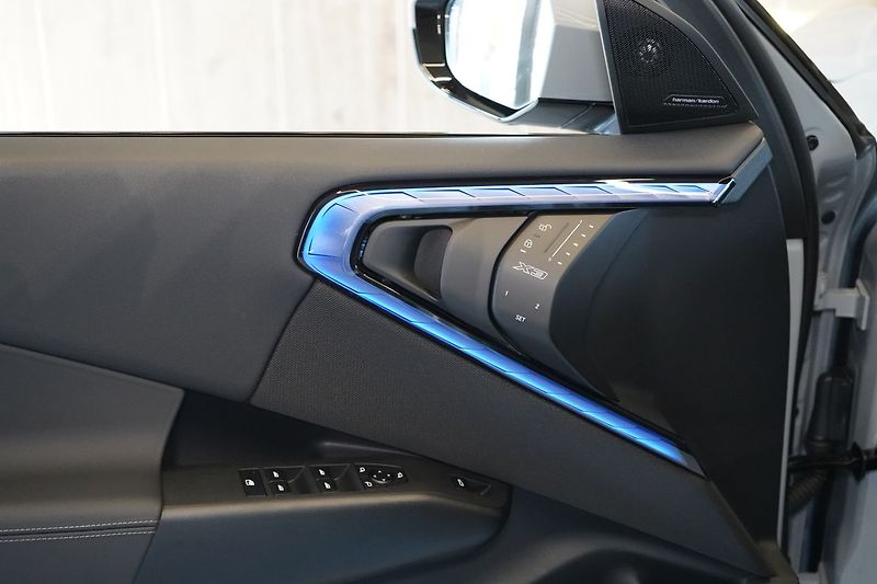 BMW X3 20d xDrive, Tažné, HUD, H/K - fotka 22 z 48
