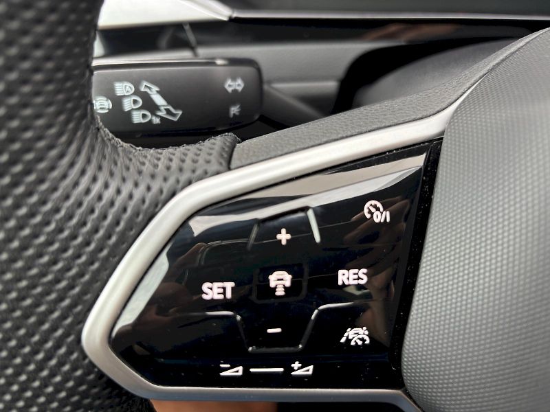 Volkswagen Arteon (2022) 2.0 TDI 110kW R-LINE - fotka 13 z 35