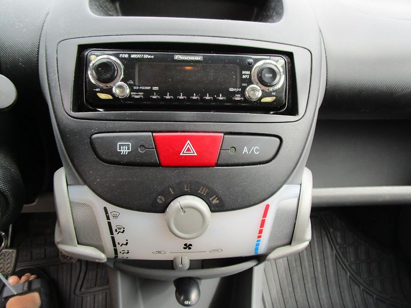 Toyota Aygo 1,0-50KW-NOVÁSTK - fotka 11 z 11