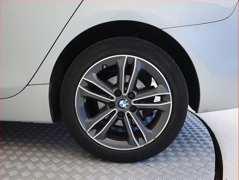 BMW Řada 2 (2019) 216i Gran Tourer, Serv.kniha - fotka 15 z 21