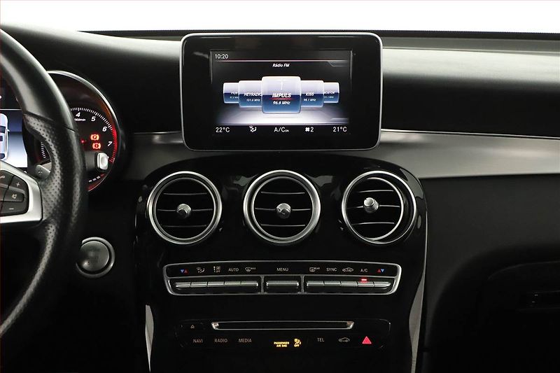 Mercedes-Benz GLC (2018) AMG line 250 - fotka 9 z 20