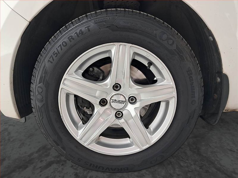 Hyundai i20 (2013) 1.2, ČR,1.maj, Serv.kniha - fotka 15 z 17