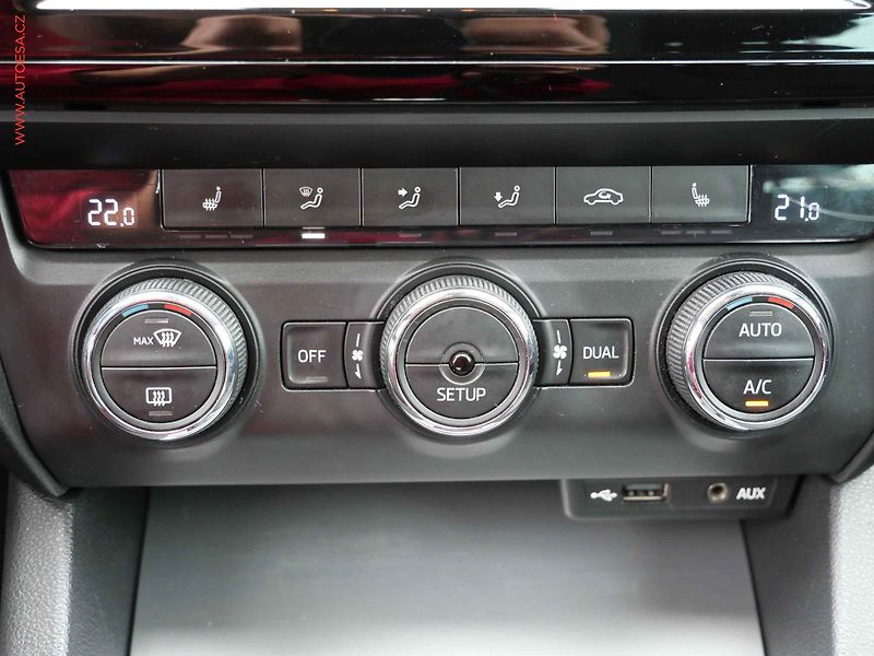 Škoda Octavia (2013) 2.0TDi, ČR, Ele, DSG, bixen - fotka 16 z 22