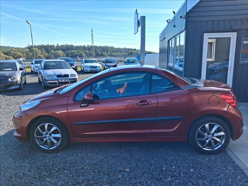 Peugeot 207 1,6 207 CC - fotka 4 z 12