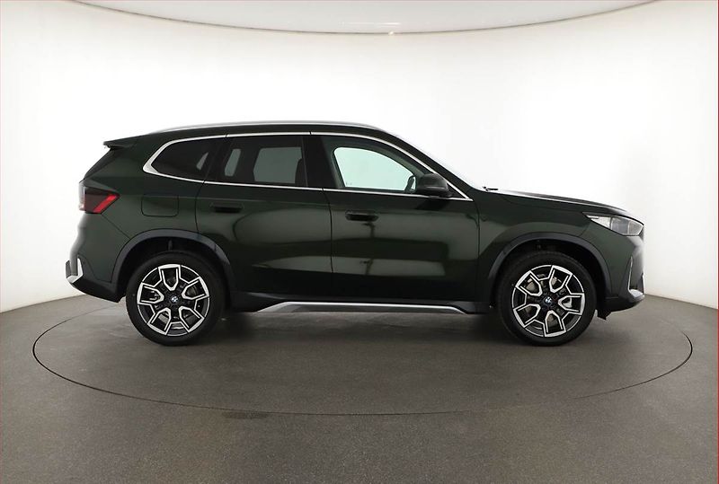 BMW X1 (2025) sDrive20i, XLine, Kamera - fotka 6 z 23
