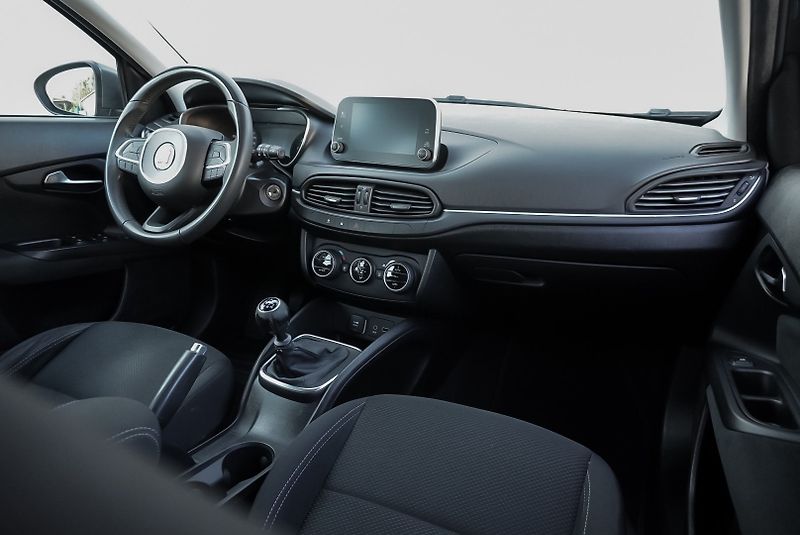 Fiat Tipo 1.4 LOUNGE - fotka 12 z 22