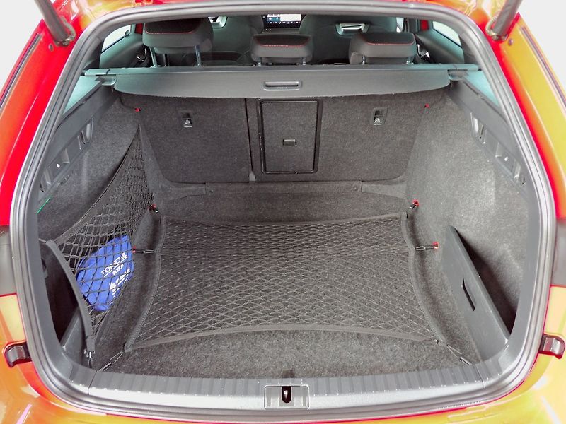 Škoda Octavia 2.0 TSI 180kW DSG RS ČR DPH - fotka 23 z 29