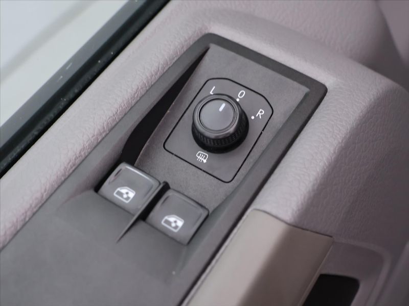 Volkswagen Crafter 2,0 TDI 103kW L2H2 DPH - fotka 14 z 34