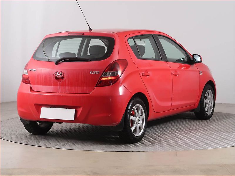 Hyundai i20 (2011) 1.2, nová STK, dobrý stav - fotka 5 z 14