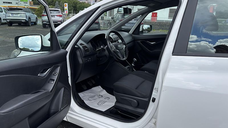 Hyundai ix20 (2013) 1,4CRDi TRIKOLOR - fotka 11 z 17
