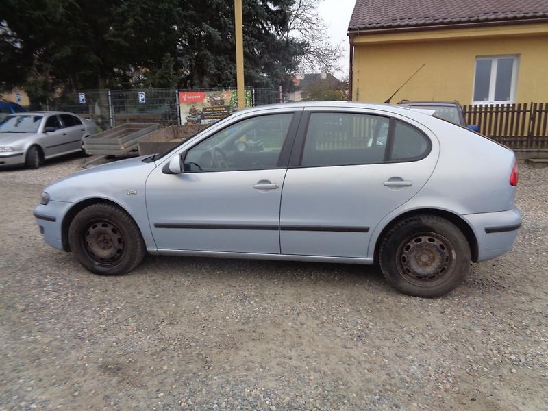 Seat Leon 1,6 - fotka 7 z 12
