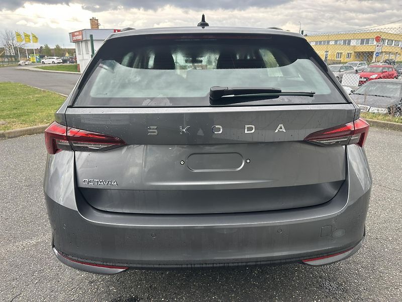 Škoda Octavia ESSENCE + dovýbava *539 - fotka 5 z 12