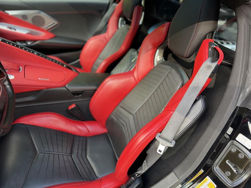 Chevrolet Corvette (2021) Z51-LIFT-CARBON-VZDUCH-TOP- - fotka 15 z 20