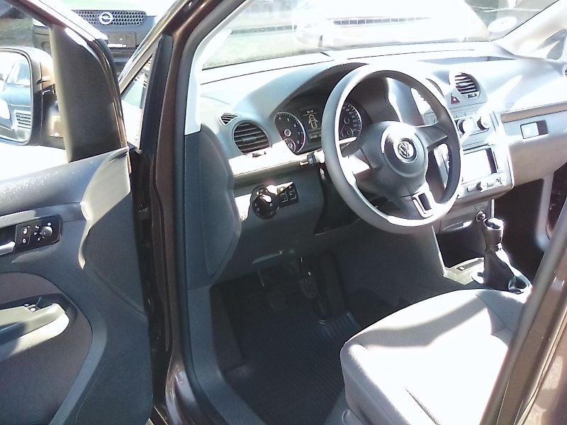 Volkswagen Caddy (2012) 1.2 TSi / 77KW, nové rozvody - fotka 15 z 37