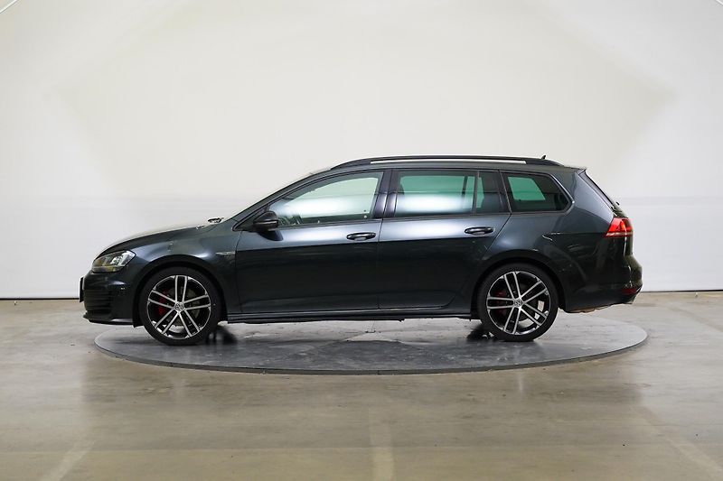Volkswagen Golf - fotka 3 z 28