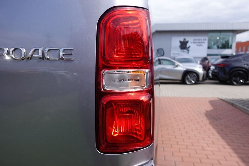 Toyota ProAce 2.0D-4D 180 8AT L2 CrewCab Mul - fotka 29 z 30