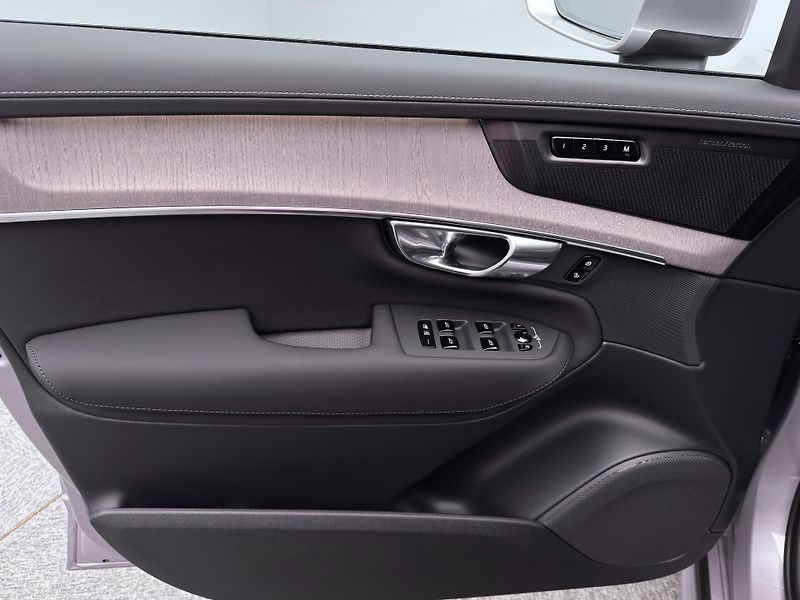 Volvo XC90 (2026) T8 AWD Plug-in BRIGHT PLUS 7m - fotka 7 z 27