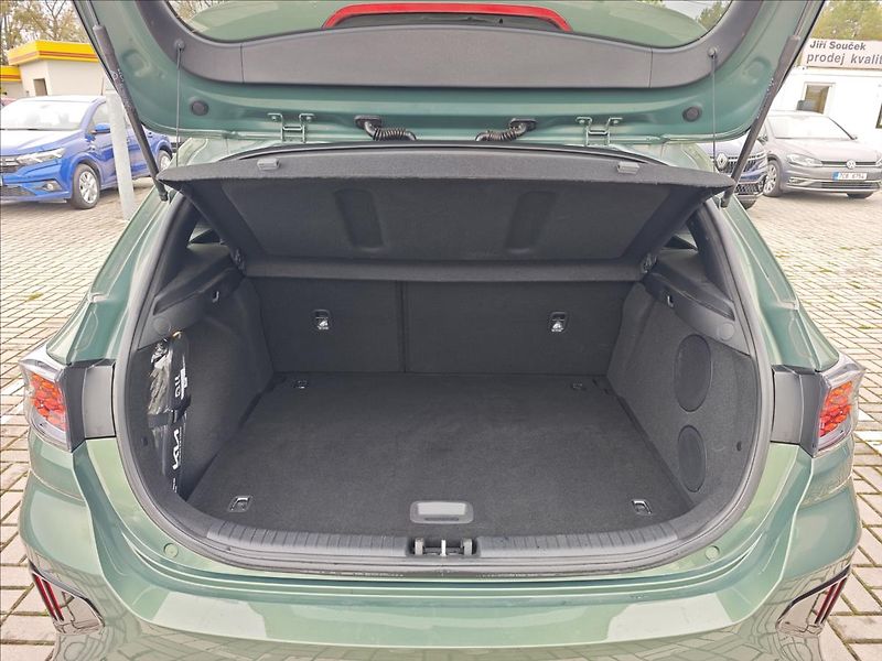 Kia Ceed 1,5 T-GDI 7DCT automat  GT-Lin - fotka 12 z 25