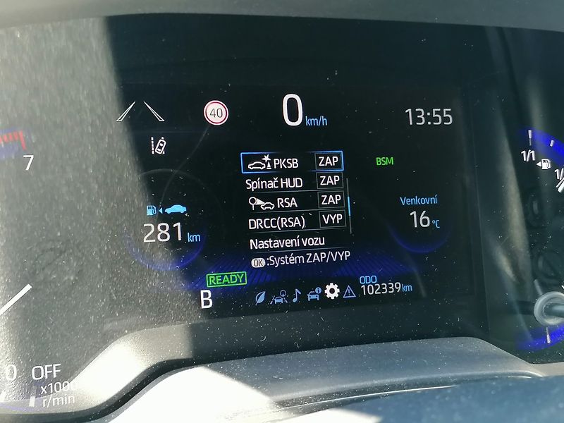 Toyota Corolla (2021) 1.8 Hybrid Executive,Head-up - fotka 20 z 33