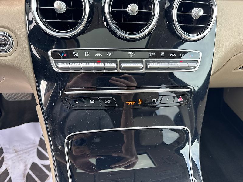Mercedes-Benz GLC 300de 4MATIC Coupe - fotka 16 z 21