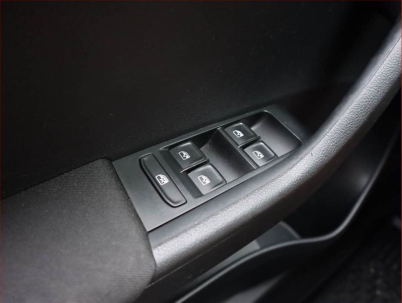 Škoda Fabia (2017) JOY 1.4 TDI, Xenony, Tempomat - fotka 13 z 19