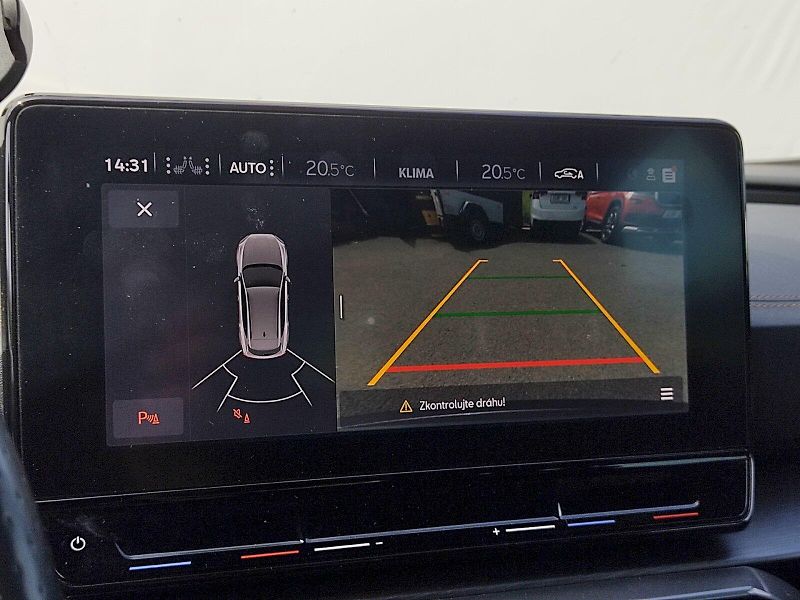 Cupra Formentor (2021) 2,0 tsi 140 Kw DSG 4Drive - fotka 21 z 39