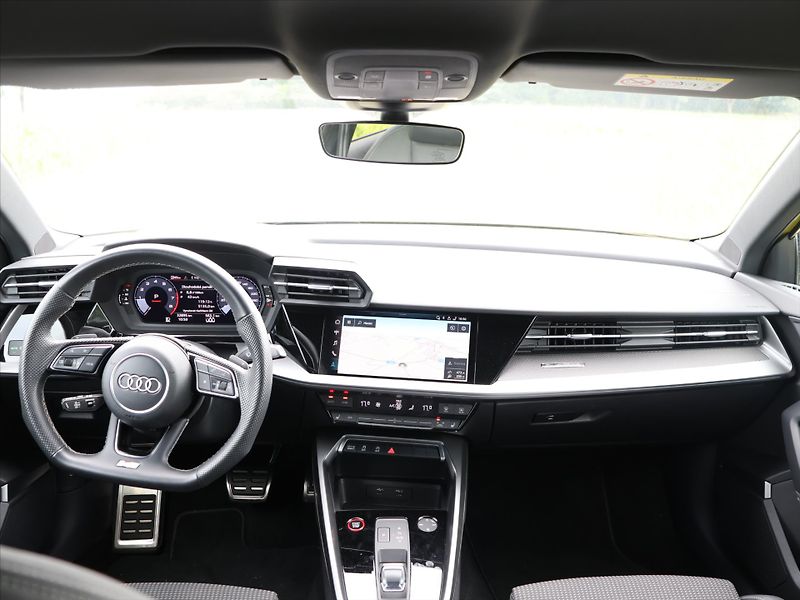 Audi S3 2,0 TSI 228 kW quattro Automat - fotka 30 z 38