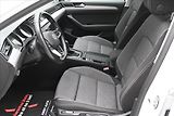 Volkswagen Passat 2,0 TDI 110 kW DSG Business Zá - náhled 13