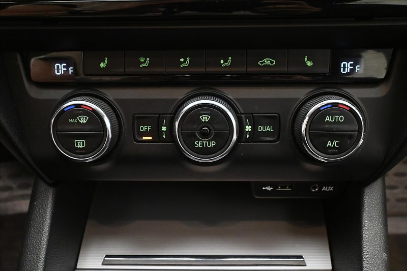 Škoda Octavia 2,0 TDI 110kW Elegance Tažné V - fotka 20 z 30