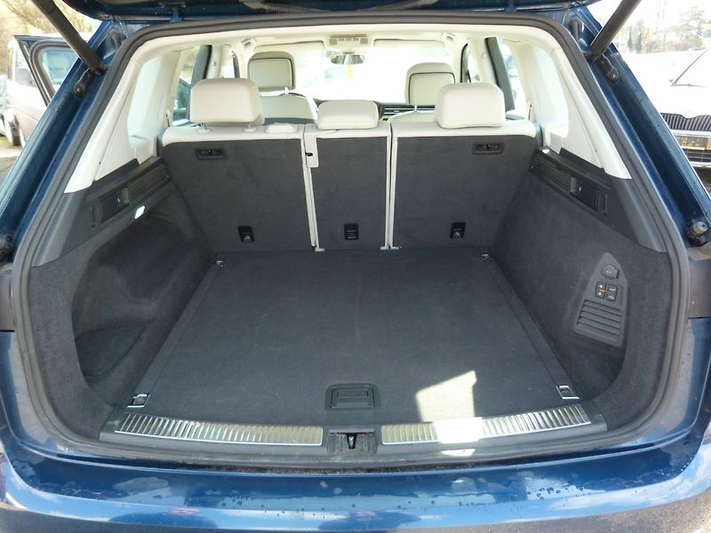 Volkswagen Touareg 3.0 TDI - fotka 15 z 42