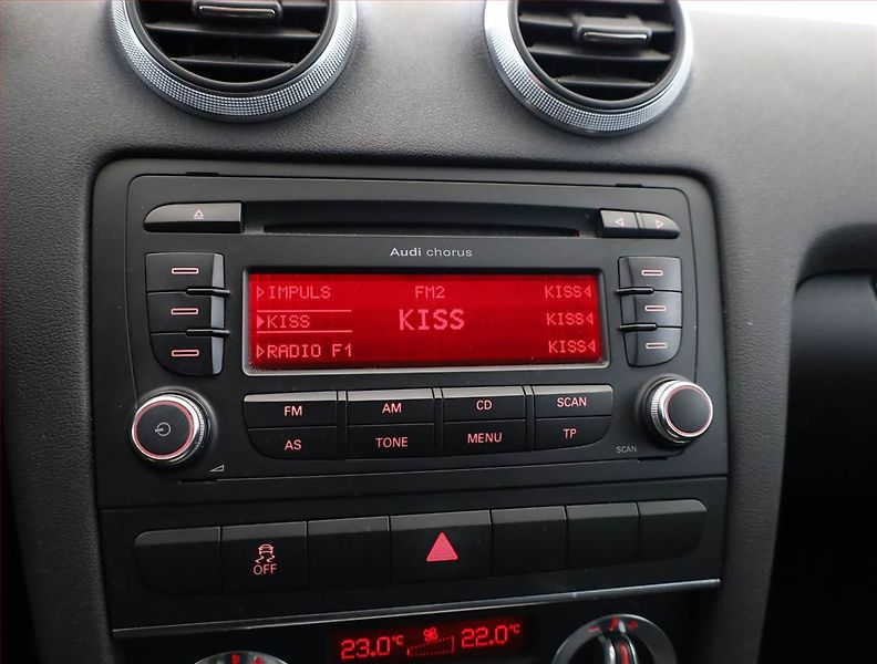 Audi A3 (2010) 1.6 TDI, Serv.kniha - fotka 10 z 12