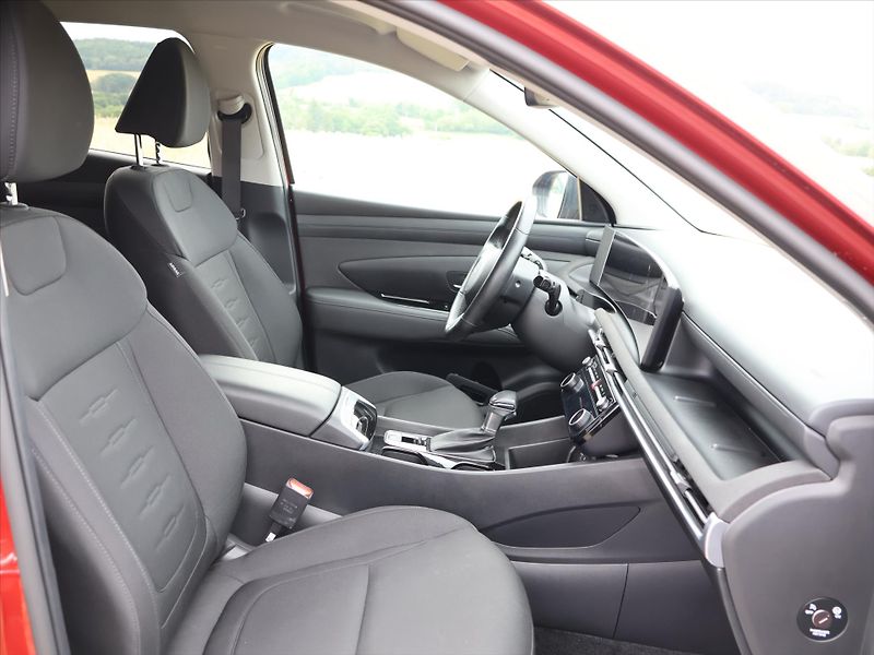 Hyundai Tucson 1,6 T-GDI 117kW AWD Style DPH - fotka 11 z 31