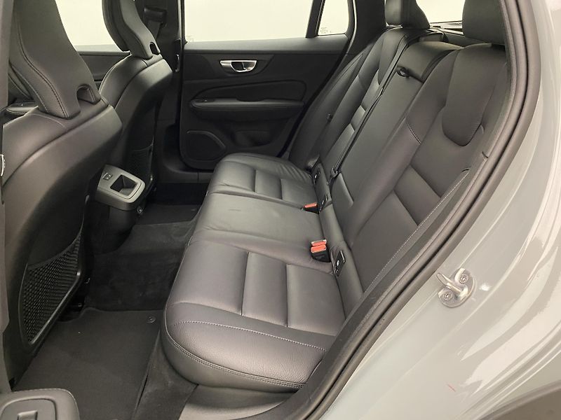 Volvo V60 CC B4 AWD BRIGHT PLUS AUT  - fotka 5 z 59
