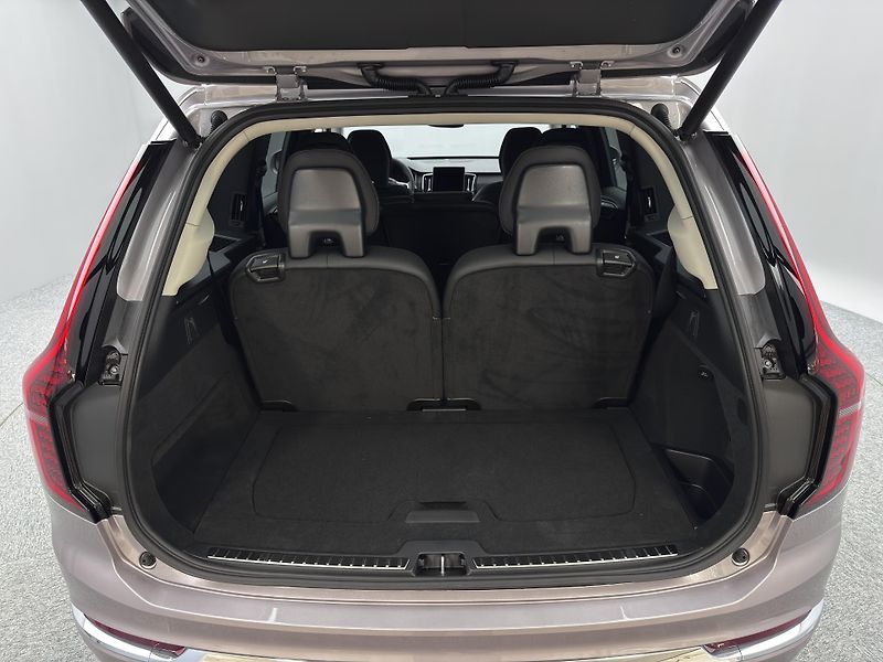 Volvo XC90 (2026) T8 AWD Plug-in BRIGHT PLUS 7m - fotka 24 z 27