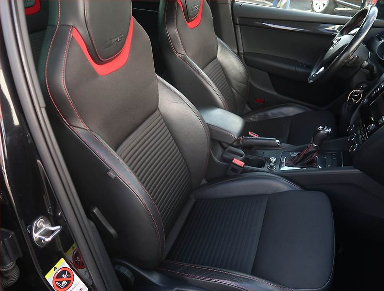Škoda Octavia (2013) RS 2.0 TSI, Automat - fotka 9 z 23