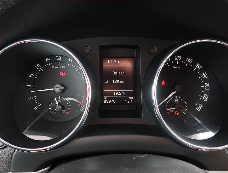 Škoda Yeti (2011) 2.0 TDI, Serv.kniha, Tempomat - fotka 11 z 18