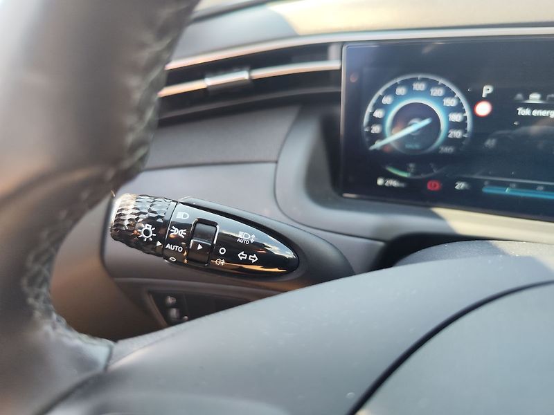 Hyundai Tucson 1.6 T-GDI/110kW Smart Navi - fotka 26 z 30