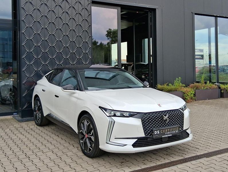 DS Automobiles DS4 PERFORM. LINE+ 1.2 PT 96 kW - fotka 7 z 32