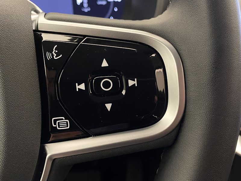 Volvo XC90 T8 AWD RECHARGE CORE AUT CZ 7m - fotka 21 z 59