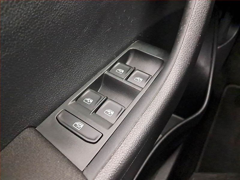 Škoda Fabia (2016) Style 1.2 TSI, Park. senzory - fotka 14 z 16
