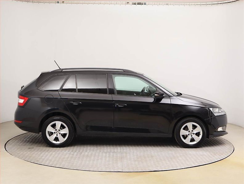 Škoda Fabia (2020) Ambition Plus 1.0 TSI - fotka 6 z 22
