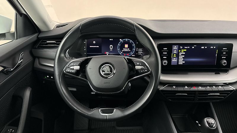 Škoda Octavia 2.0 TDI Ambition Combi - fotka 9 z 27