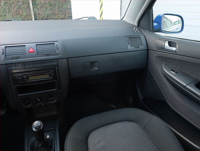 Škoda Fabia (2007) 1.2 12V, po STK, Tažné, Klima - fotka 8 z 14