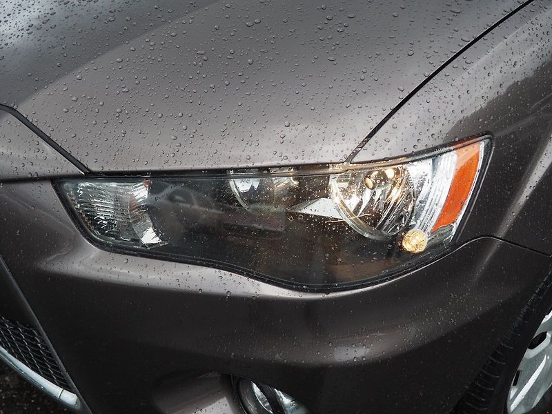 Mitsubishi Outlander (2010) 2.0 DI-D, 123 kW, 4x4 - fotka 7 z 35