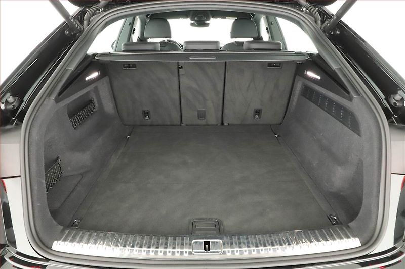 Audi Q8 (2023) 55 TFSI - fotka 19 z 20